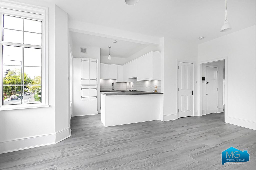 Property photo 1 of 16 Picture No. 11