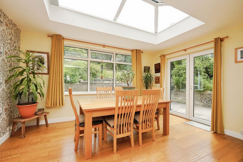 Property photo 3 of 35 Pbox-Img.Jpg