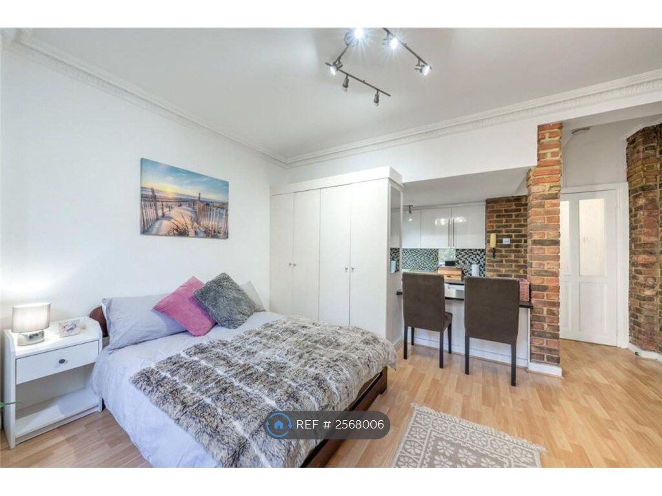 Property photo 2 of 33