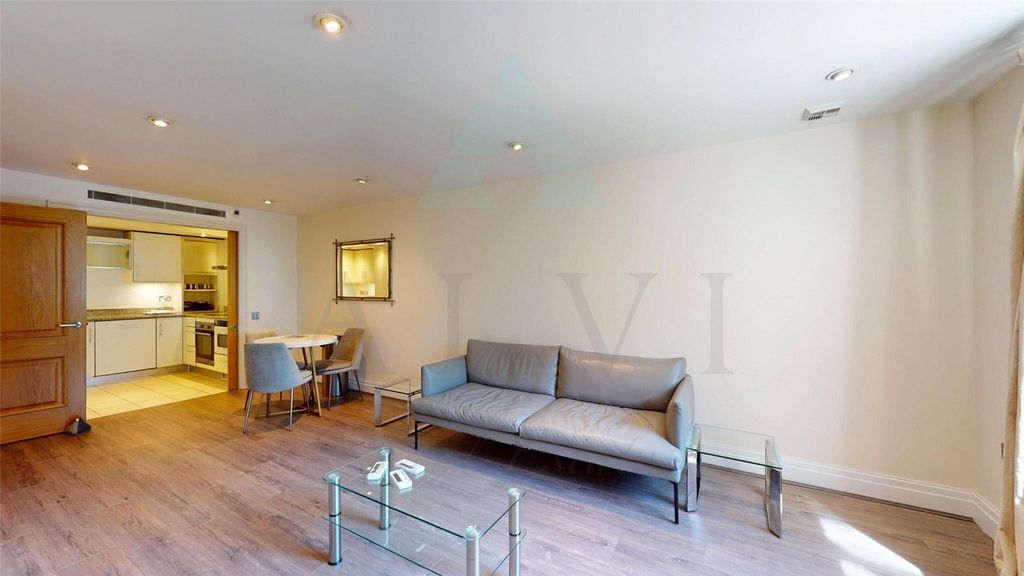 Property photo 2 of 37 Picture No. 18