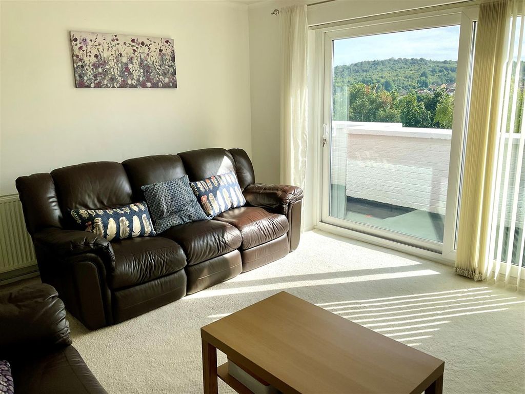 Property photo 3 of 15 Lounge Pic2.Jpg