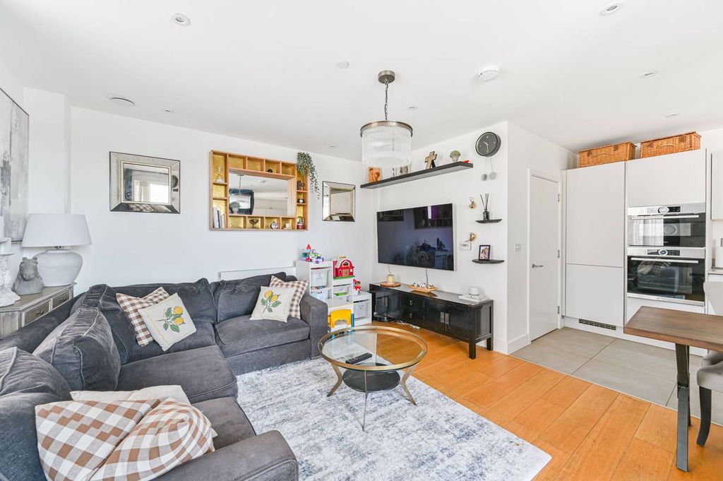 Property photo 3 of 13