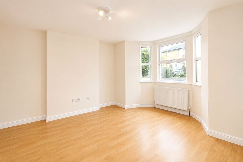 Property photo 3 of 8 Bedroom
