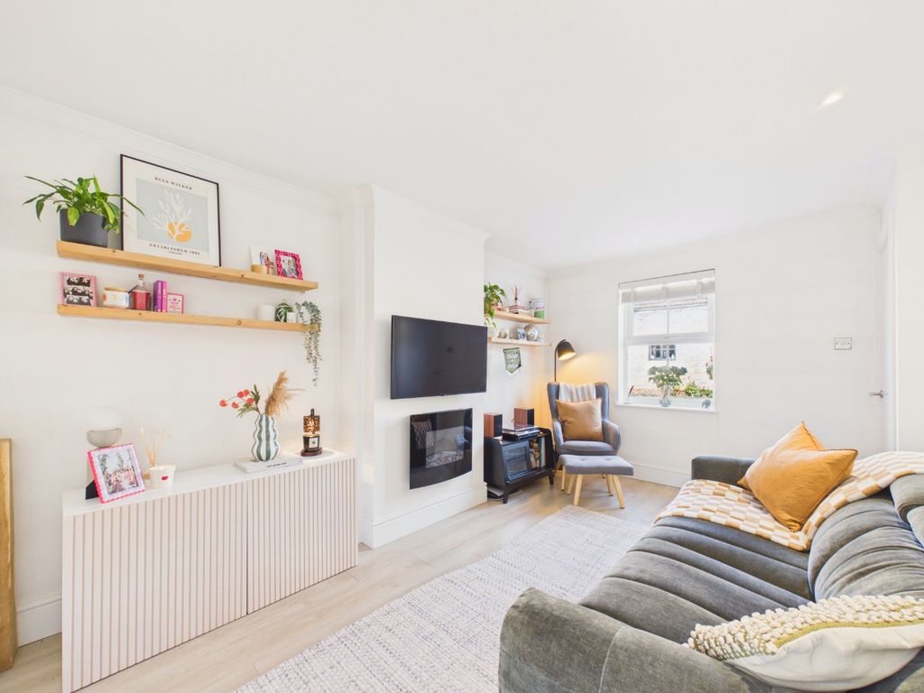 Property photo 2 of 18 5397163