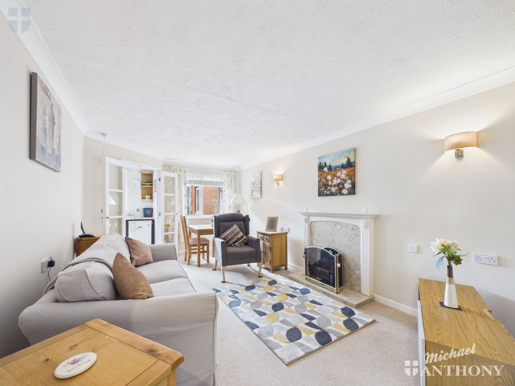 Property photo 2 of 7 Cam03218G0-Pr1079-Still004