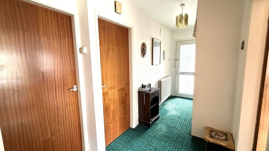Property photo 3 of 25