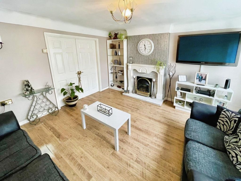 Property photo 3 of 33 0A4F29Bd-21.Jpg