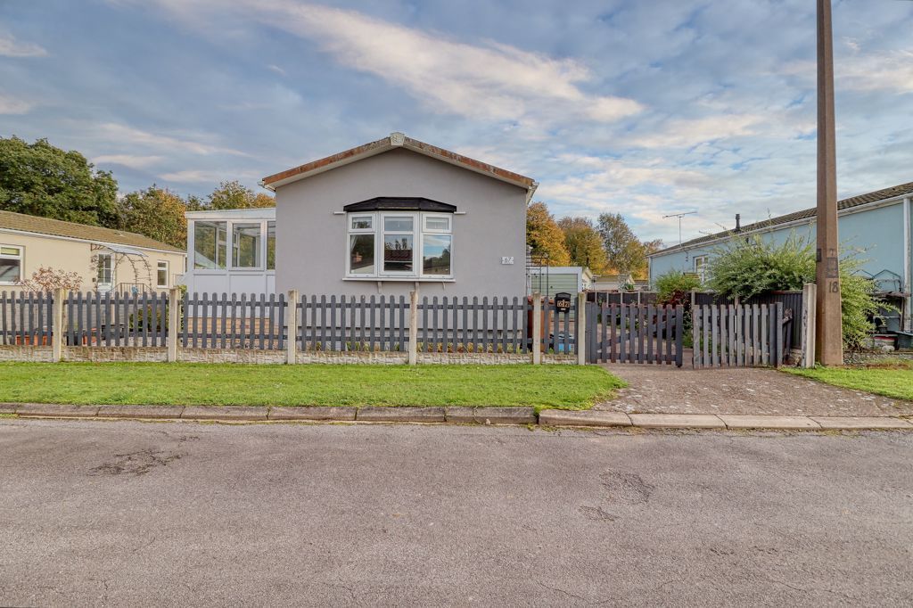 Property photo 2 of 13 Frontal