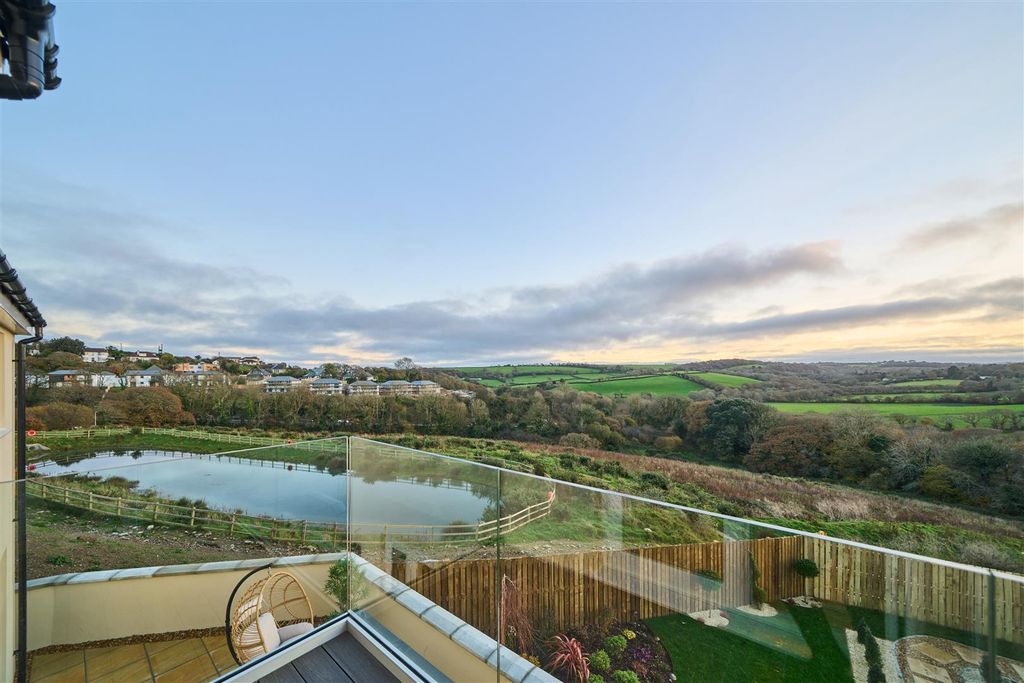 Property photo 3 of 18 Killow-Tri-Veru-21.Jpg