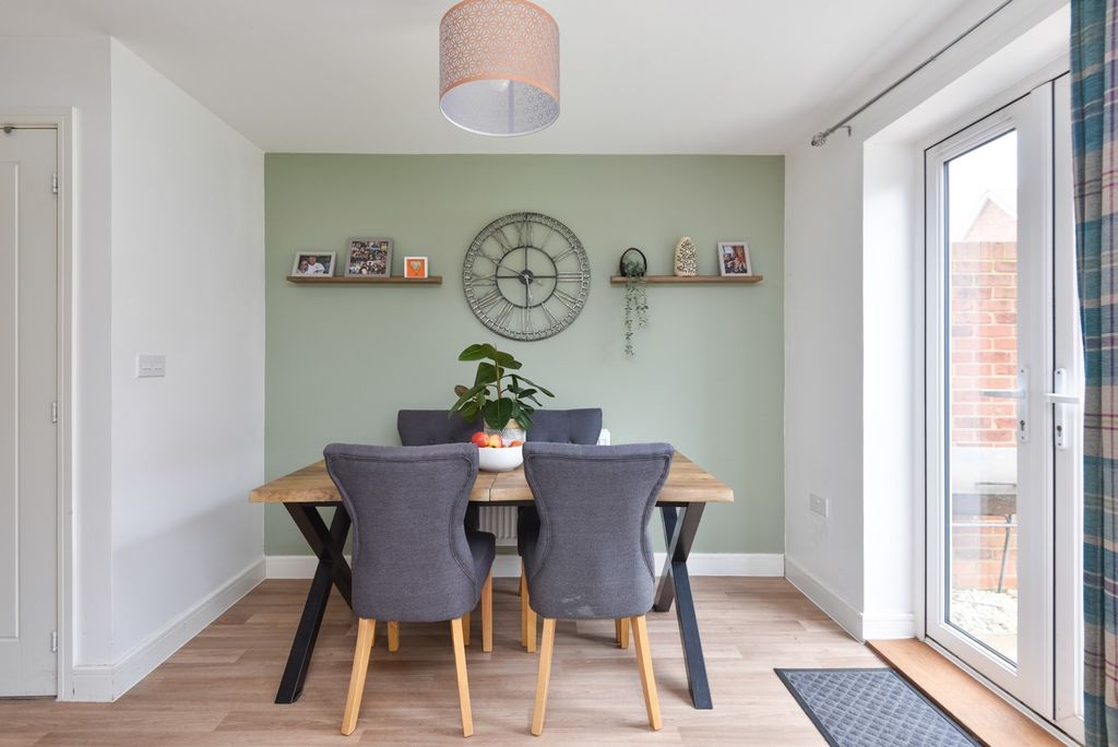 Property photo 3 of 22 4918885