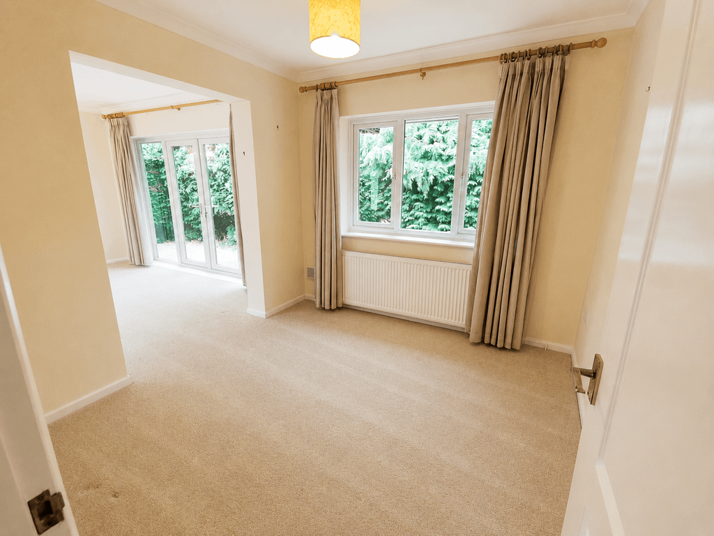 Property photo 3 of 18 Dining Room