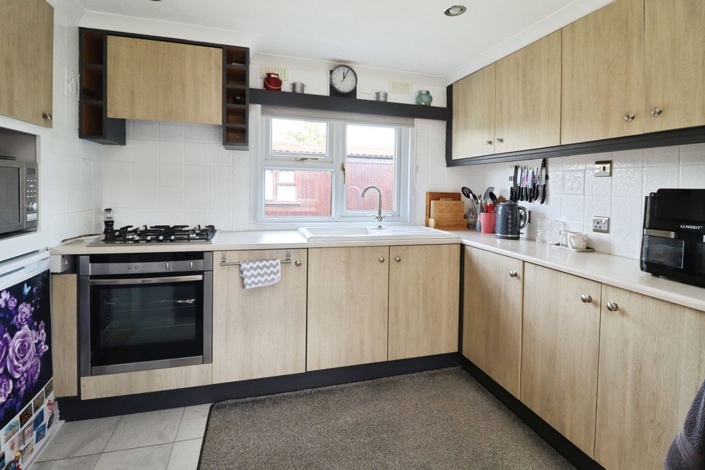 Property photo 2 of 19 1198Ca92-2-48Ea-Aa82-146010E0320B-2231-0000009228A