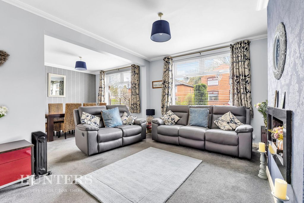 Property photo 2 of 21 Living Room