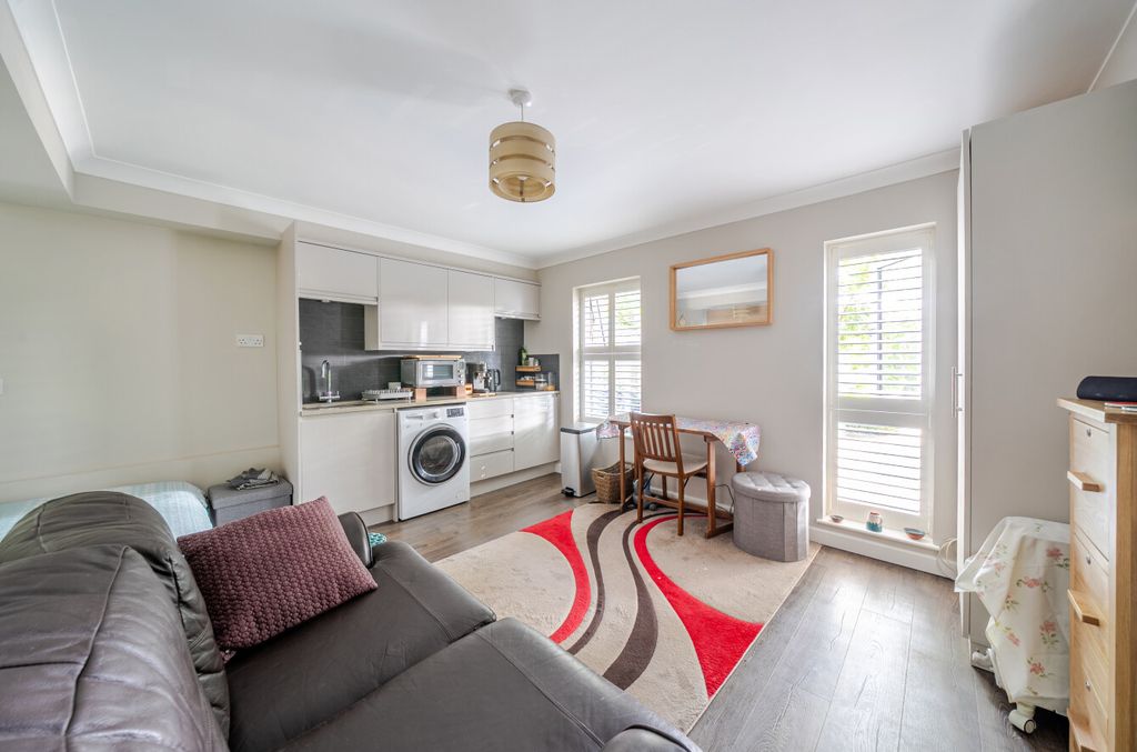 Property photo 2 of 15 1313720-17-6853d7...