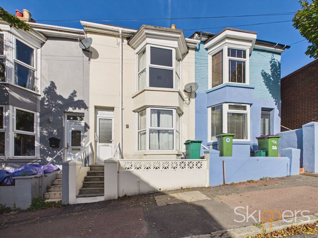 Property photo 1 of 8