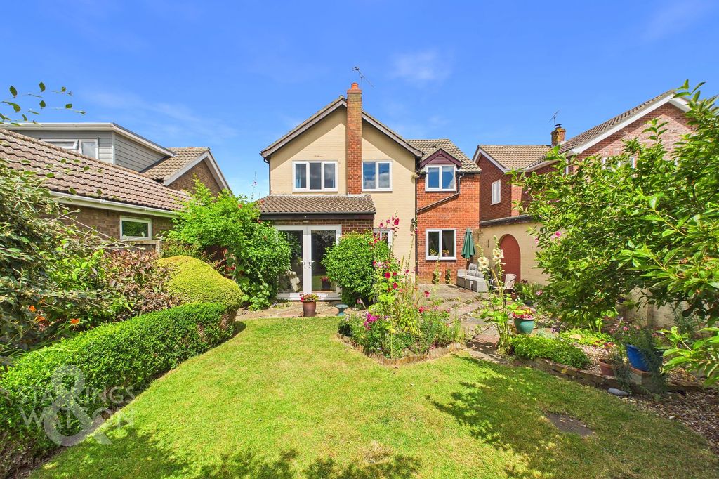 Property photo 1 of 27