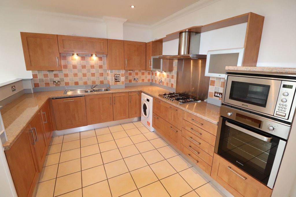 Property photo 3 of 15 Kitchen
