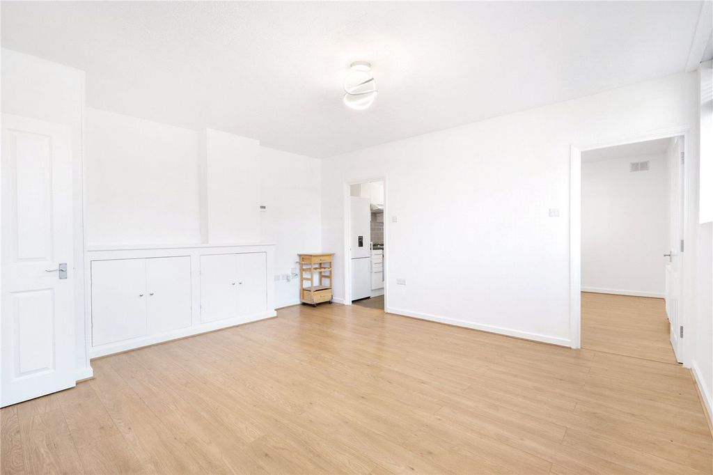 Property photo 3 of 15 Living Room