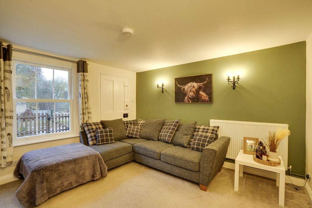 Property photo 3 of 17