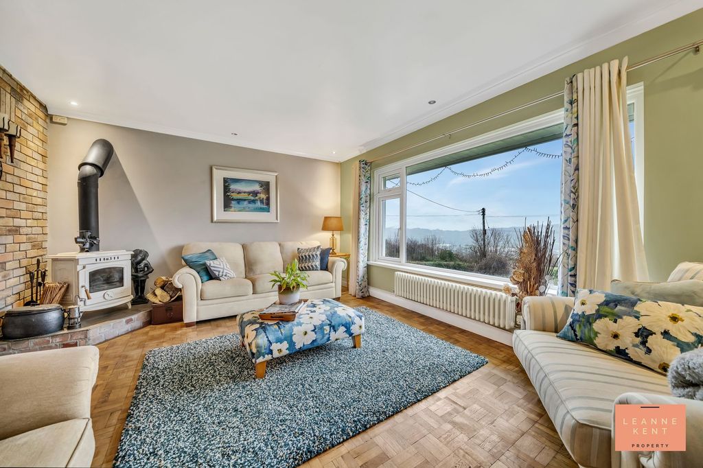 Property photo 2 of 50