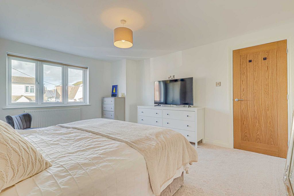Additional image 24 of 4 bed detached house for saleThundersley Park Road, Benfleet SS7