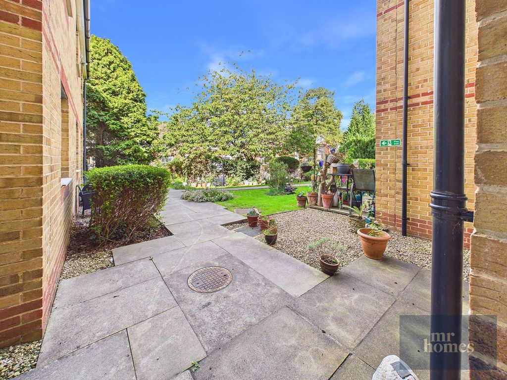 Property photo 2 of 26