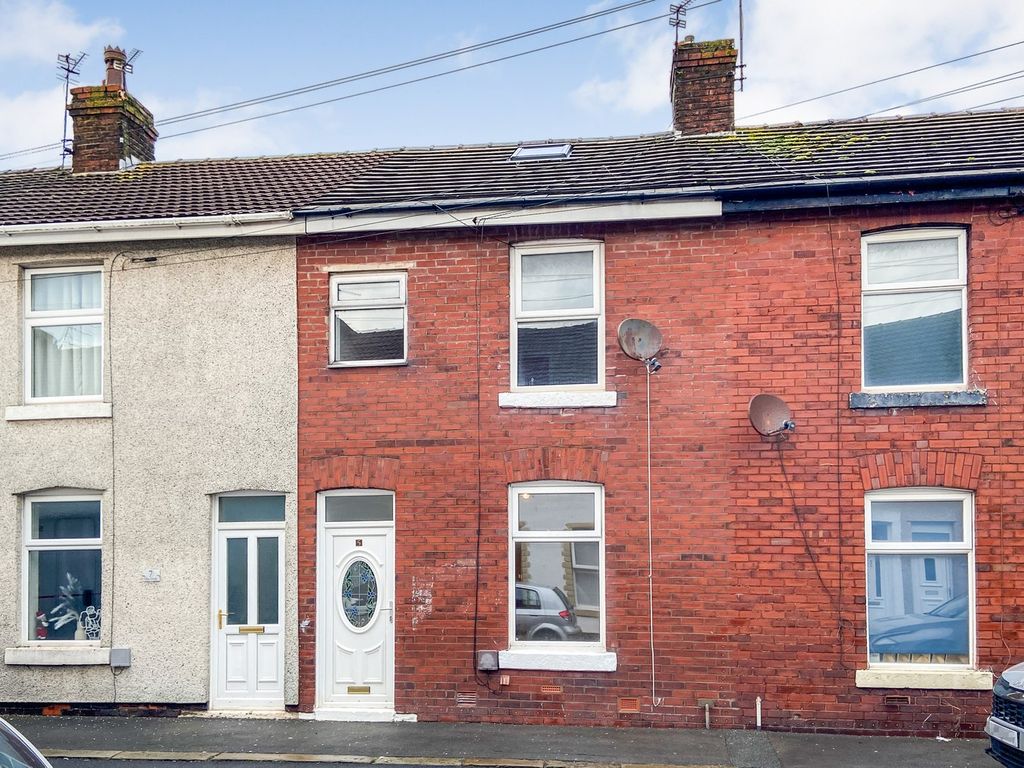 Property photo 2 of 12