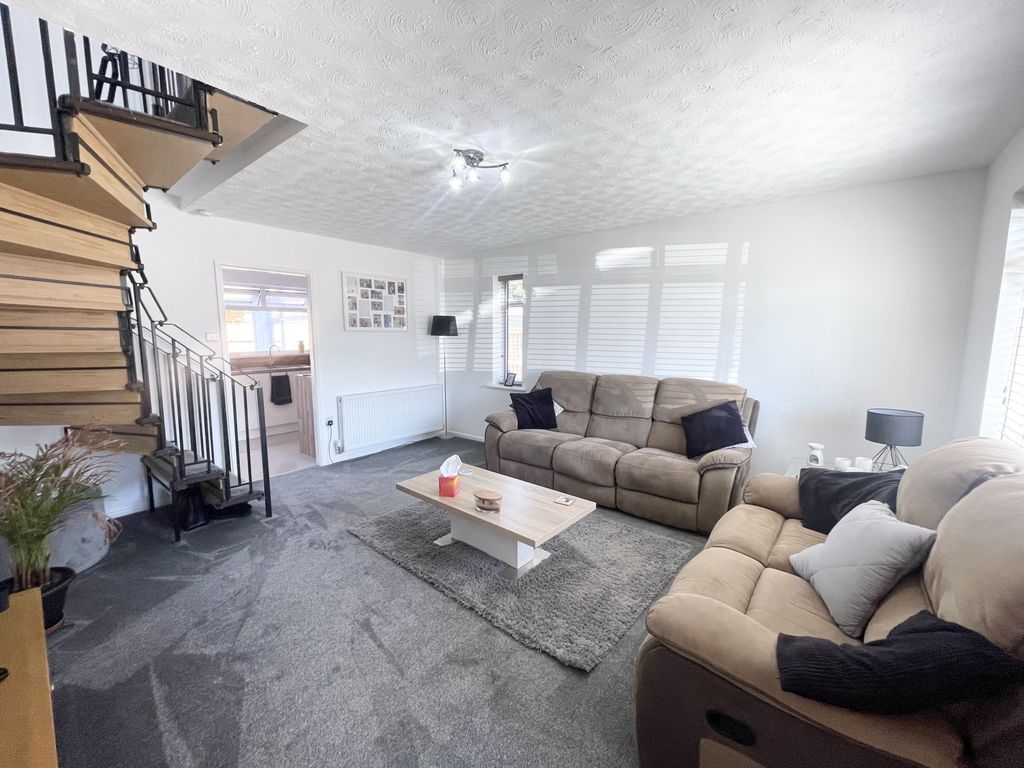 Property photo 2 of 18