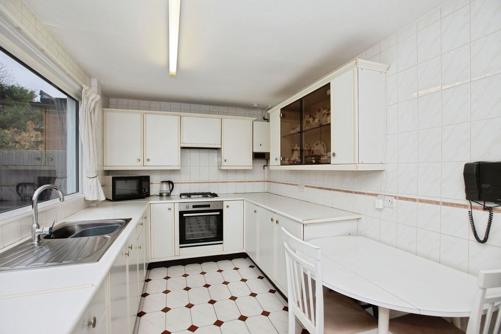 Property photo 3 of 17 Photo