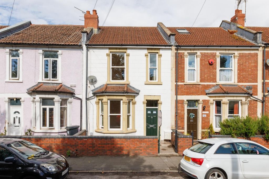 Property photo 2 of 14 25 Gatton Road_Ext-1.Jpg