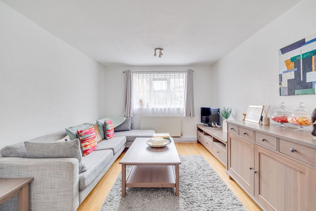 Property photo 1 of 5