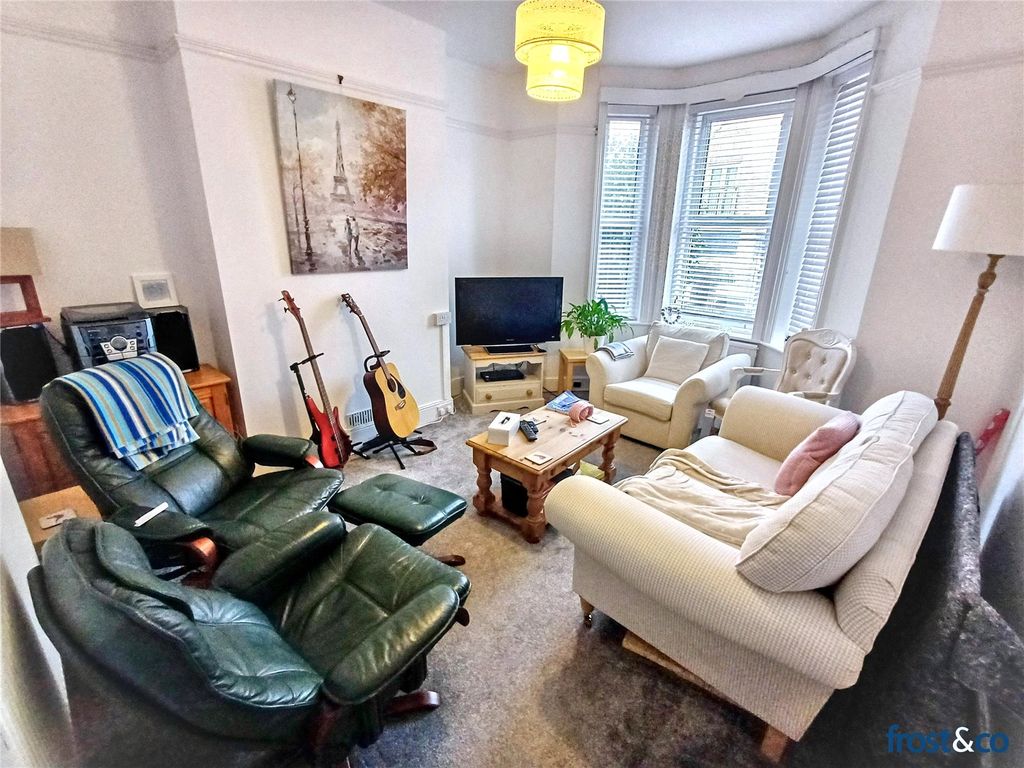 Property photo 2 of 15 Liivng Room