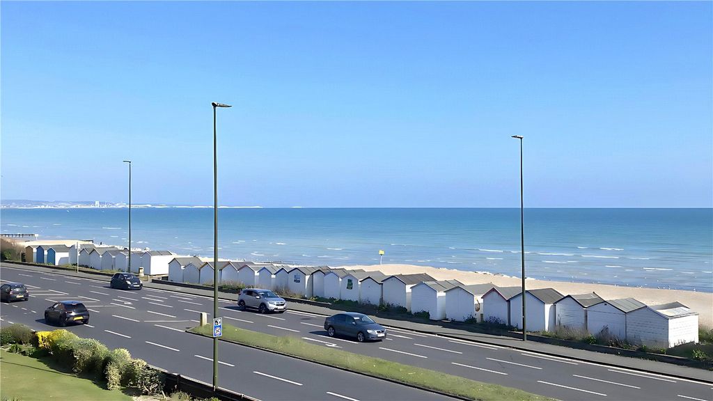 Property photo 2 of 15 Picture No. 13