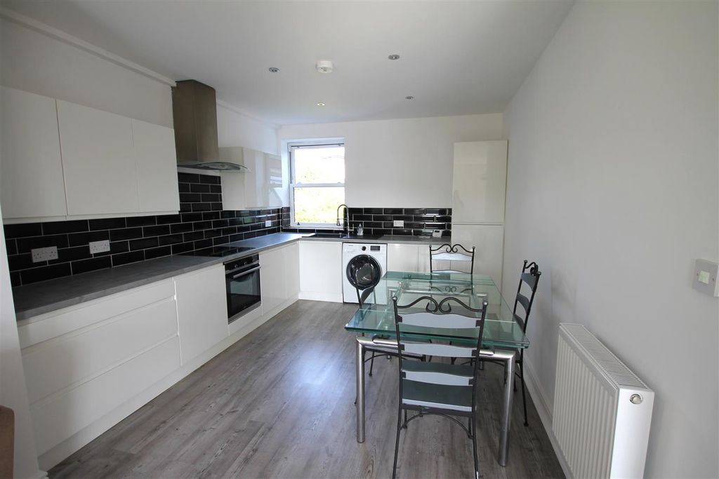 Property photo 3 of 13 Kitchen Dining