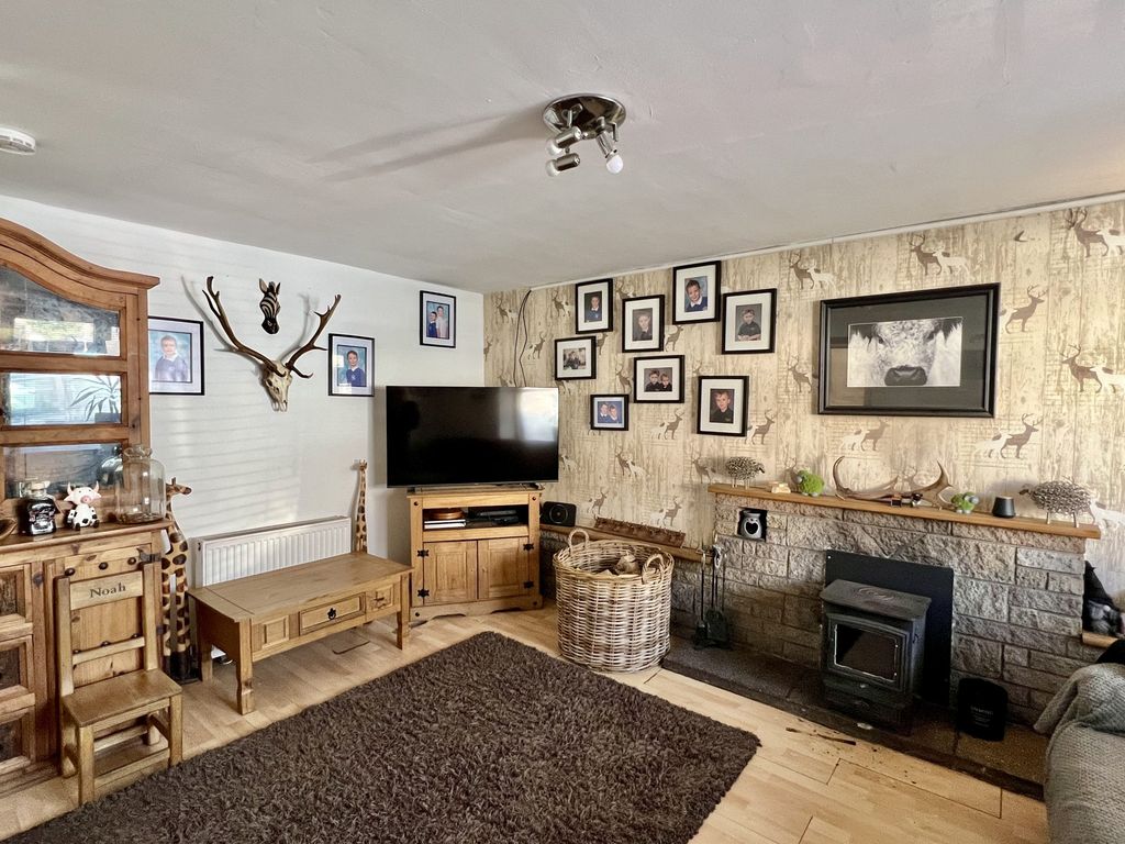 Property photo 3 of 23