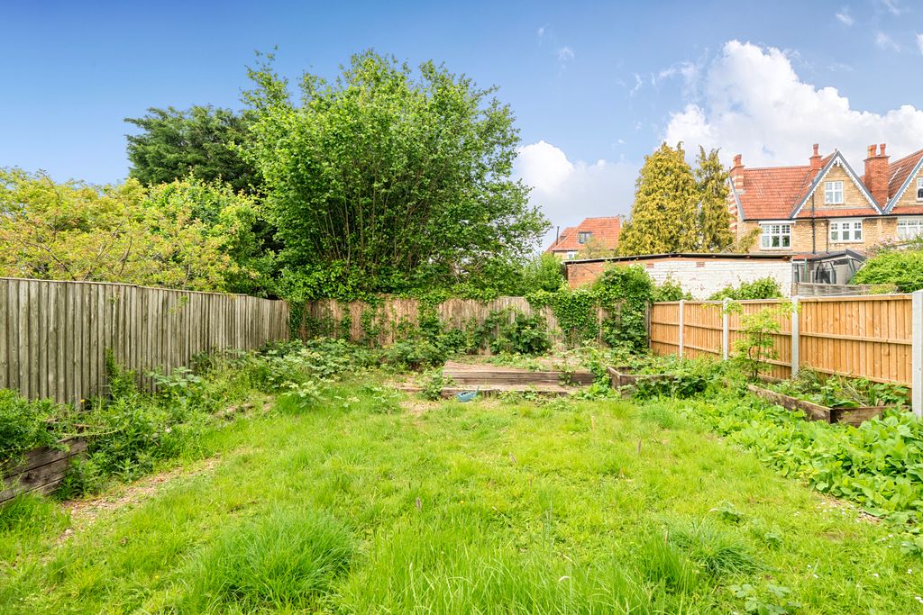 Property photo 2 of 16 Garden