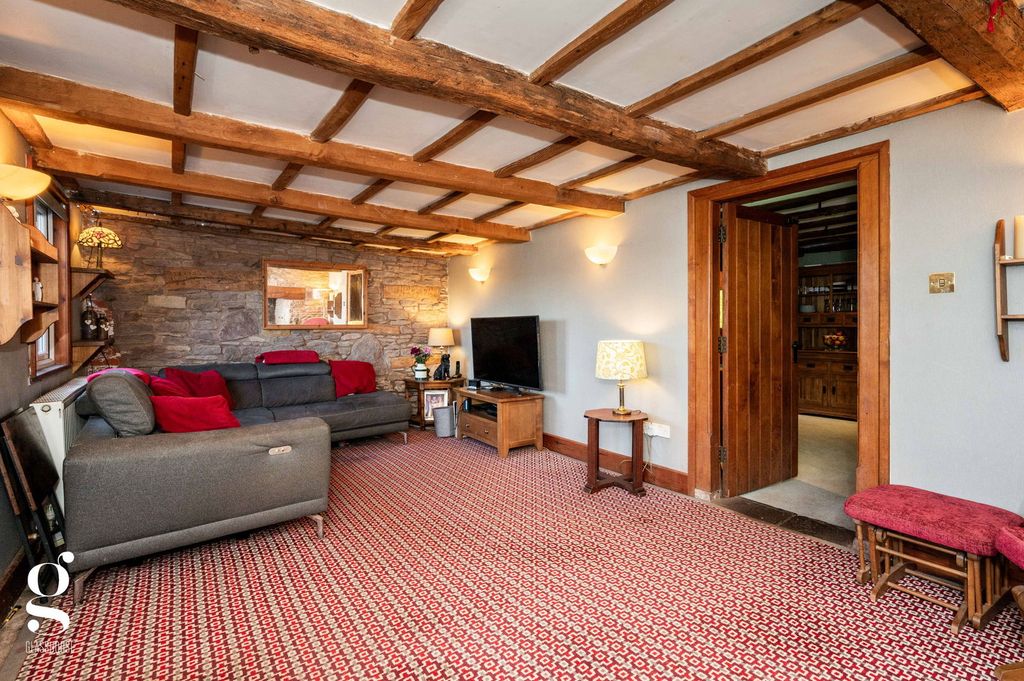 Property photo 2 of 39