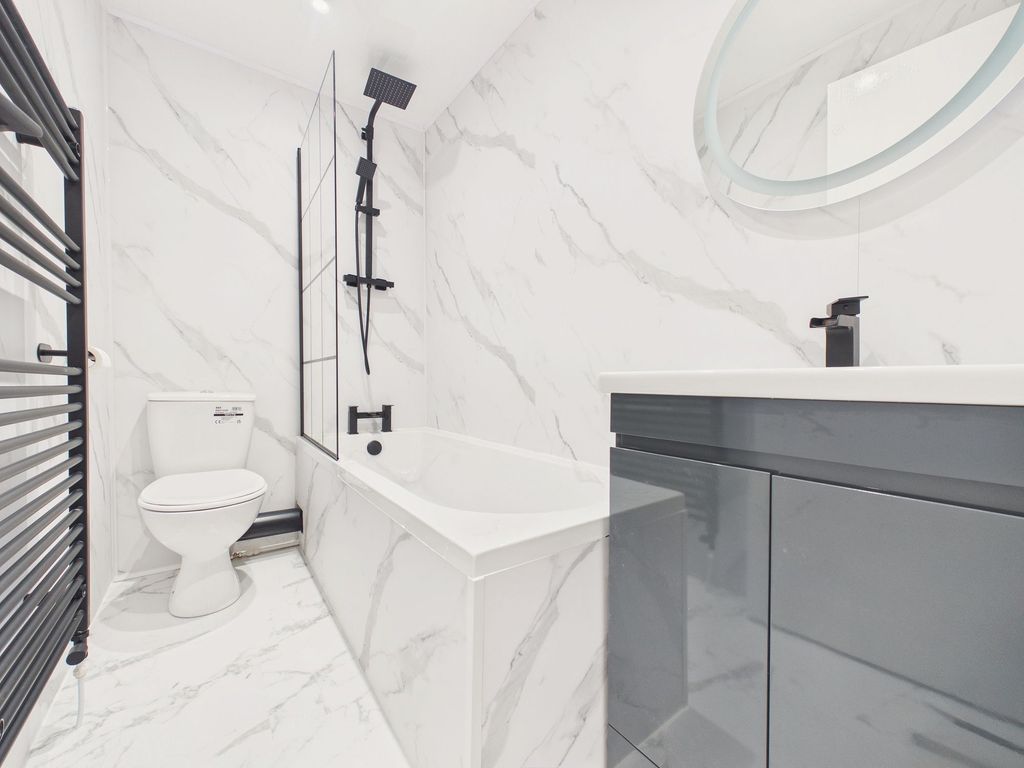 Property photo 3 of 12 Bathroom