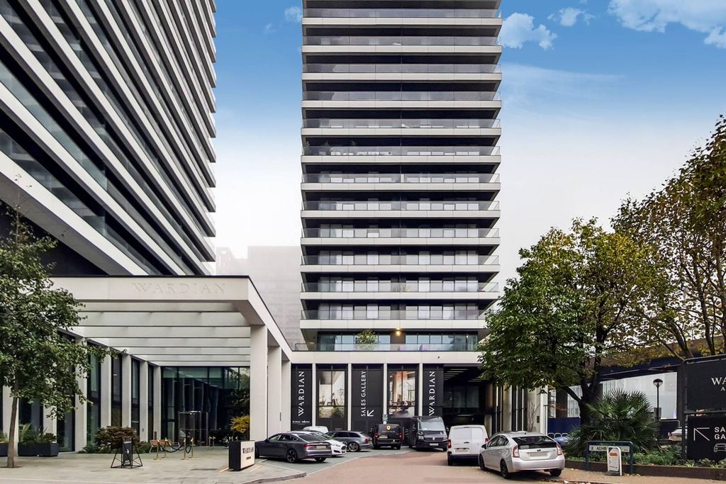 Property photo 1 of 12