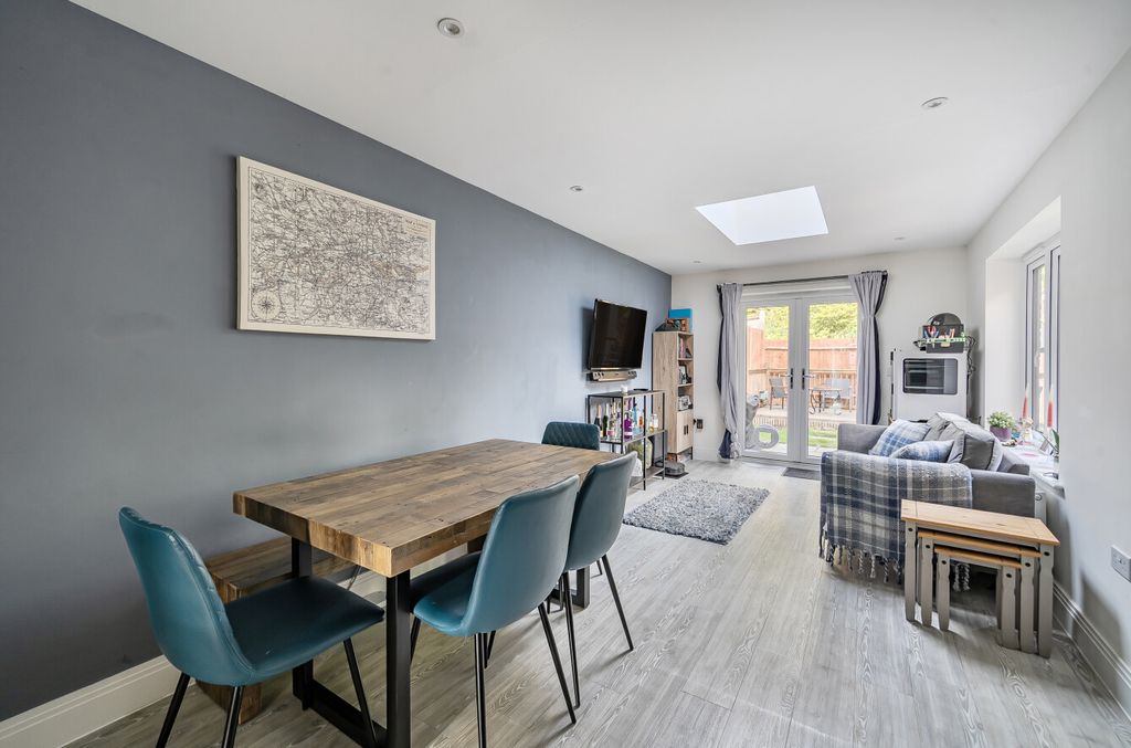 Property photo 3 of 21 1362444-11-68E7Dd...