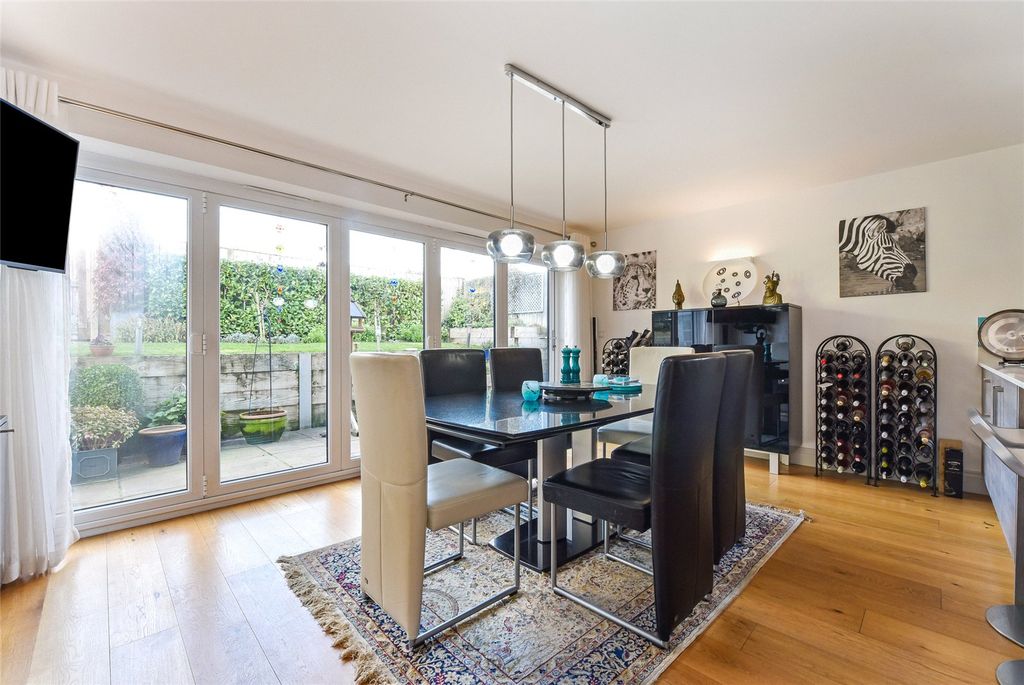 Property photo 3 of 17 Spacious Dining Room