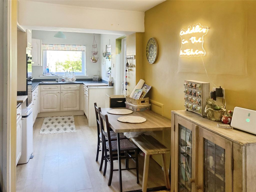 Property photo 2 of 10 Kitchen/Dining Room