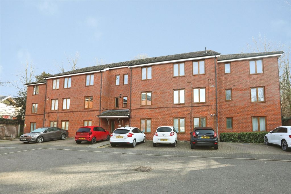 Property photo 1 of 9 Picture No. 18