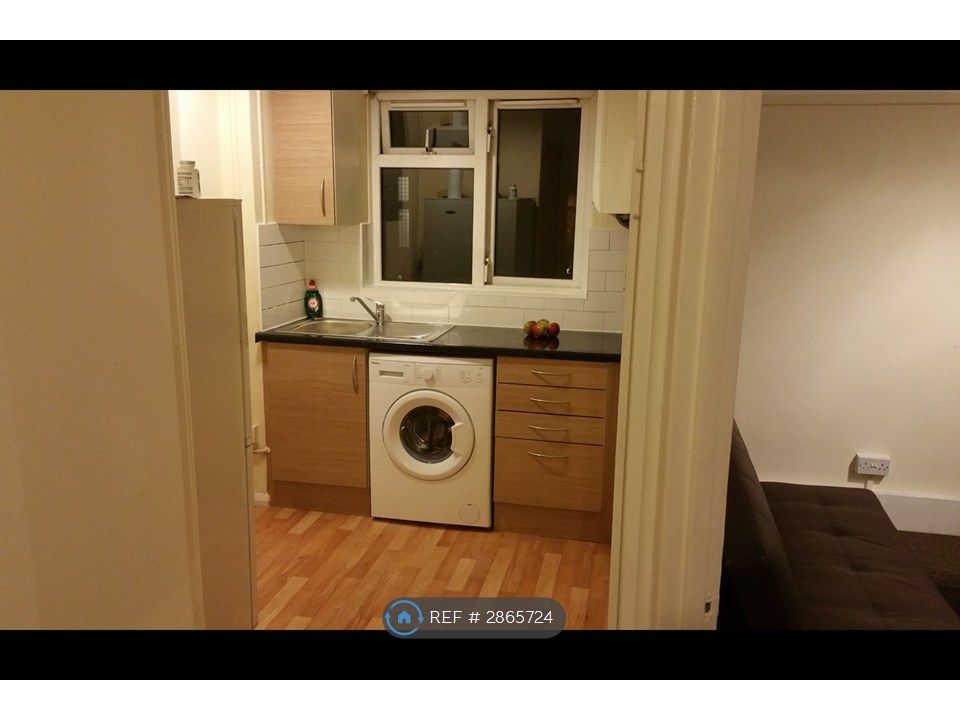 Property photo 2 of 9 Kitchen