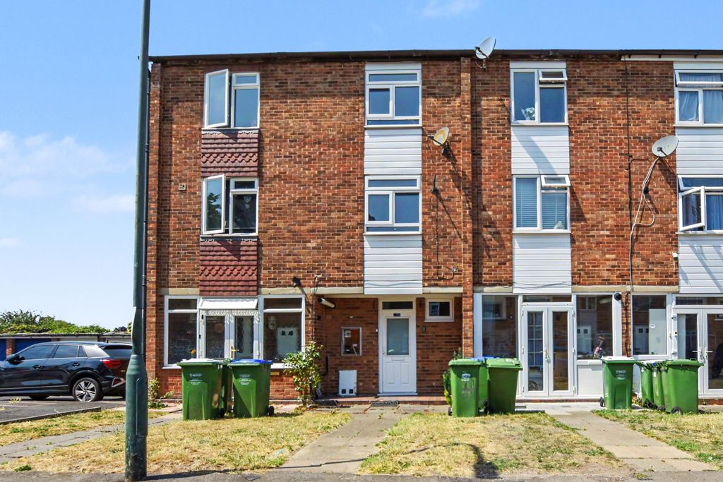 Property photo 1 of 17 18 Mason Close, Bexleyheath, Kent, Da7 4Na