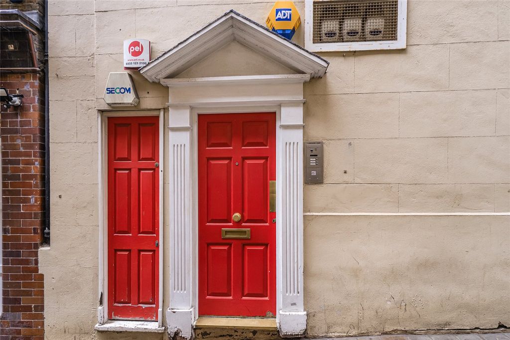Property photo 3 of 18