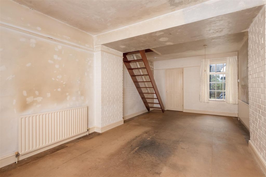 Property photo 3 of 13 Sydenham Street, Whitstable