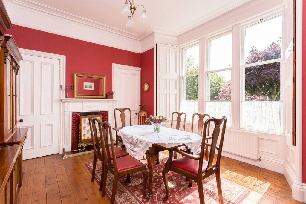 Property photo 3 of 30