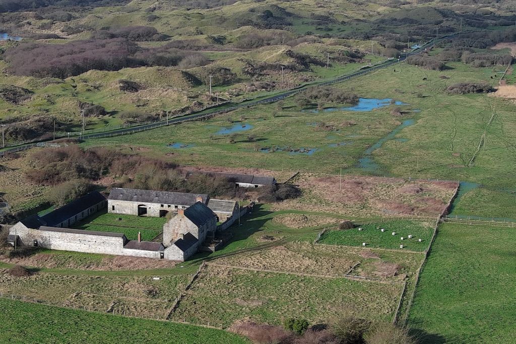 Property photo 3 of 23