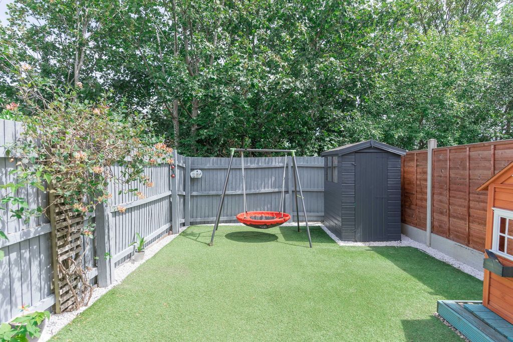 Property photo 2 of 23
